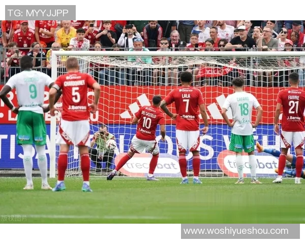 里昂主场击败圣埃蒂安,升至法甲积分榜前列,取得五连胜