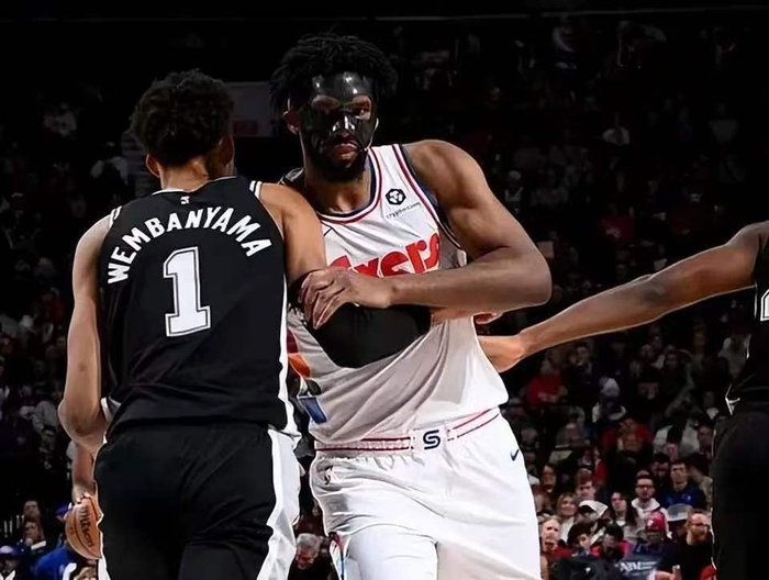 恩比德缺席比赛引争议 利益最大化行为遭质疑