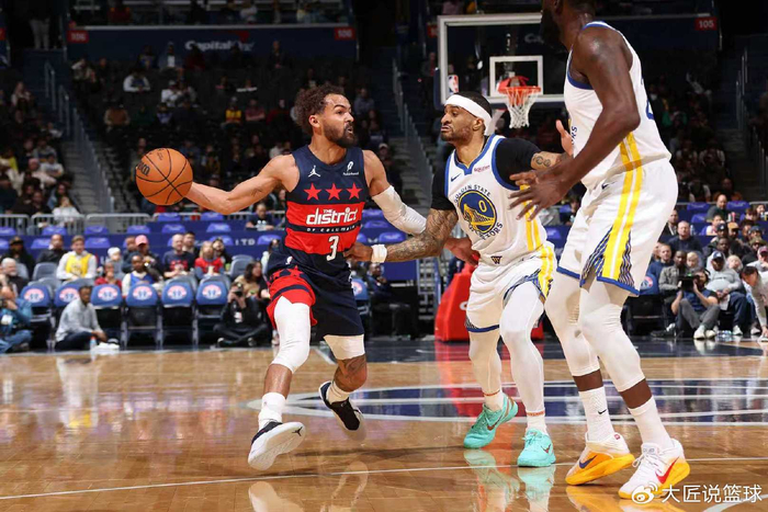 老鹰队10连胜创11年纪录 杰伦约翰逊三双引领崛起