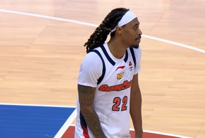 广东残阵逆袭青岛加时赛麦考尔神投定乾坤