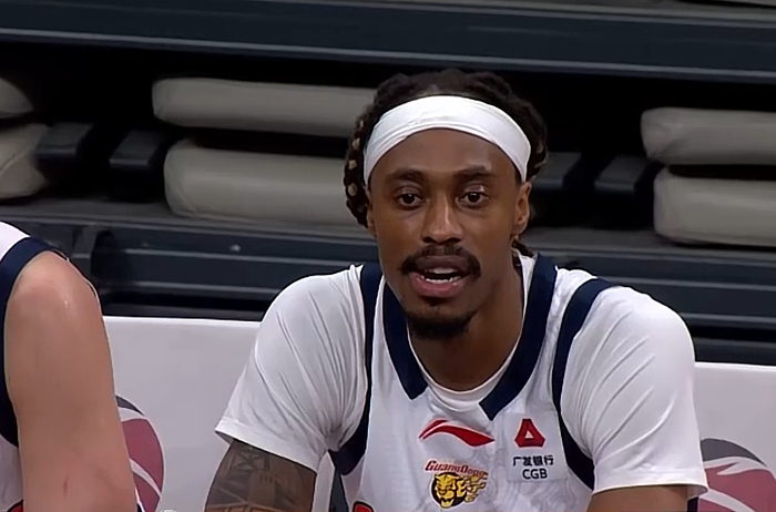 广东残阵逆袭青岛加时赛麦考尔神投定乾坤