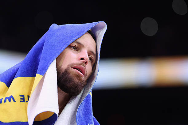 库里赛季结束伤病困扰休赛期恢复备战下赛季